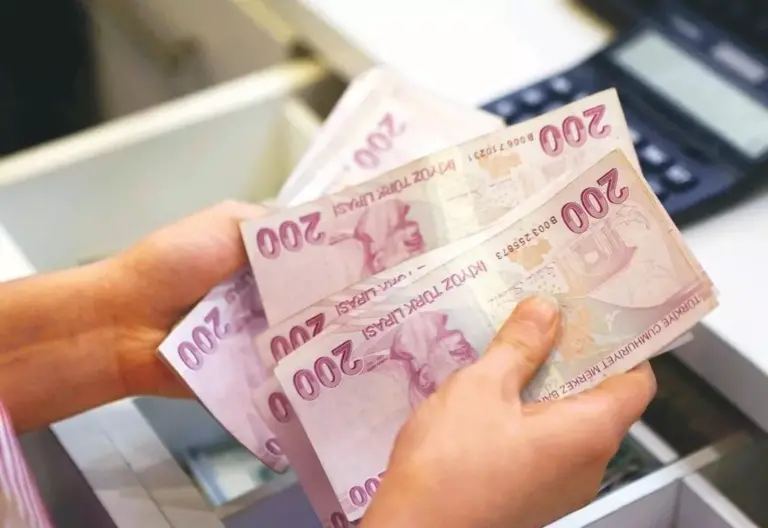 Emekli Maaşlarında Büyük Zam! İşte Yeni Rakamlar ve Ek Ödemelerin Detayları!