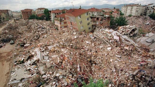 Deprem Felaketini Fırsata Çevirmek İsteyen 353 Firmaya, Bakanlık Engeli! 84 Milyar 975 Milyon TL Ceza Kesildi!