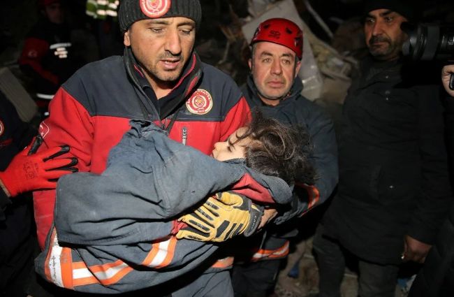 Türkiye’ye Yardım Gönderen Ülkelerin Sayısı Artıyor! Dünya Seferber Oldu