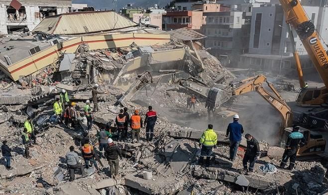198 saat sonra gelen mucize! Maraş’ta iki kişi enkazdan sağ kurtarıldı!
