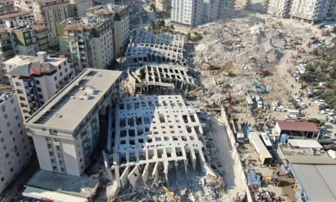 Depremde Tuz Buz Oldu! Rönesans Rezidans’ta Felaket Göz Göre Göre Gelmiş! İşte Tüm Açıklama Detayları!