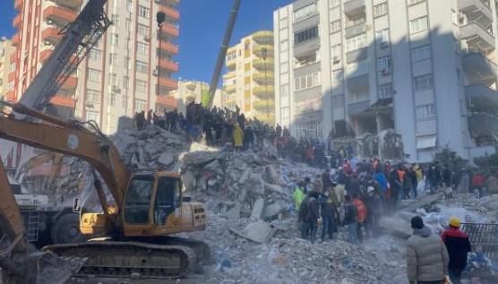 Adana’da 70 kişiye Mezar Olan Apartmanın Müteahhidine Tokat Gibi Soru! İşte O Cevabı!