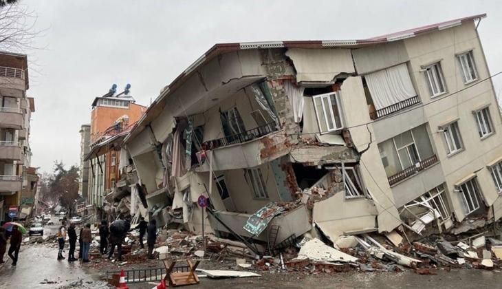 Sosyal güvenlik uzmanından önemli açıklama: “Depremzedelere iki maaş birden bağlanabilir!”