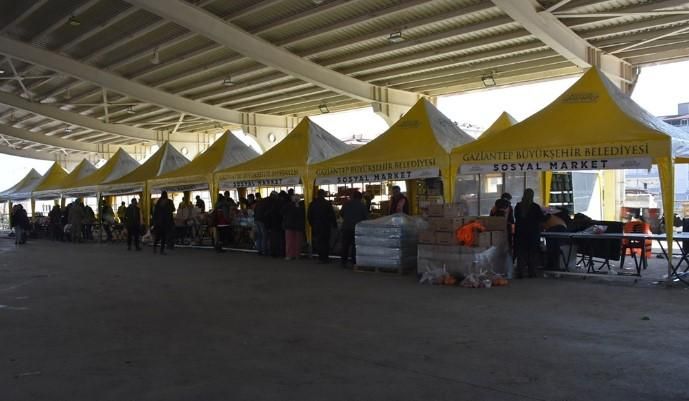 Gaziantep’te Sosyal Market Kuruldu! Depremzede Vatandaşlar Ücretsiz Olarak İstediklerini Alacak