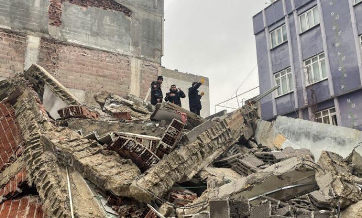 Deprem Kredisi İçin Açıklama Geldi! Bankalar Hemen 1 Yıl Ödemesiz Kredileri Devreye Aldı: Deprem Kredisi Ne Zaman Verilecek? İşte Cevabı