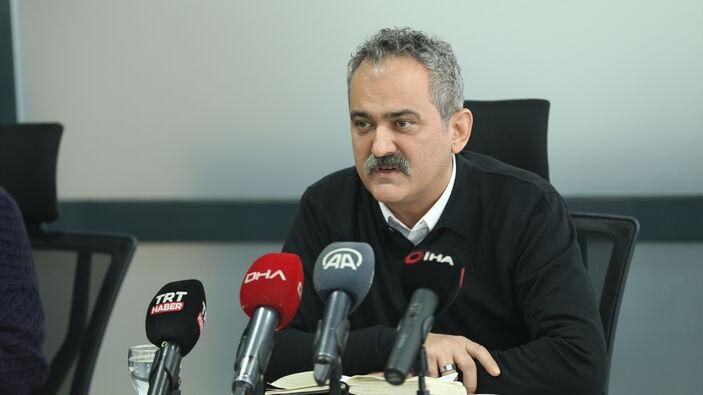 Deprem Sonrası Pek Çok Tedbir Kararı Almıştı! Milli Eğitim Bakanlığı Yeni Kararını Açıkladı! Burs Desteği Devreye Girdi! İşte Şartlar