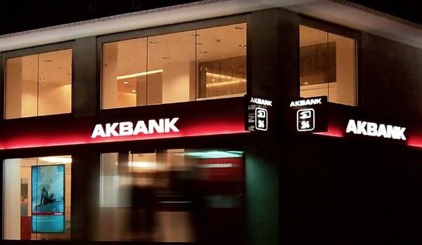 Akbank Kasasını Boşaltmaya Kararlı! Mobil Uygulamayı İndirene Faizsiz 20 Bin TL’ye Kadar Anında Destek!