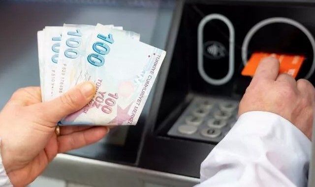 Emeklilere Günün Bomba Haberi Verildi: Bayram İkramiyesi Netleşti! Emekli Bayram İkramiyesinde Son Dakika