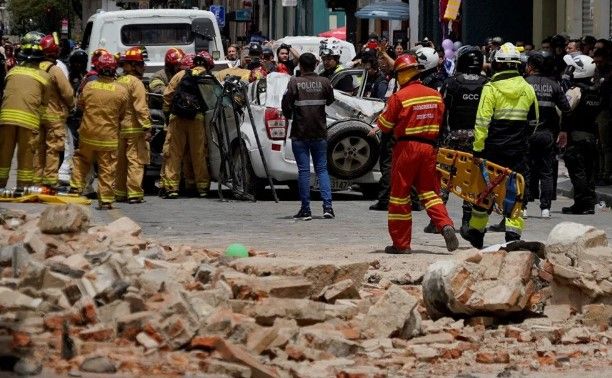 Deprem Güney Amerika’yı da Vurdu! Ekvador’ da 6,7 Şiddetinde Gerçekleşen Depremde Ölenlerin Sayısı Artmaya Başladı