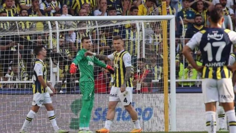 Fenerbahçe’nin Transfer Bombası: Dominik Livakovic Tartışma Yaratıyor
