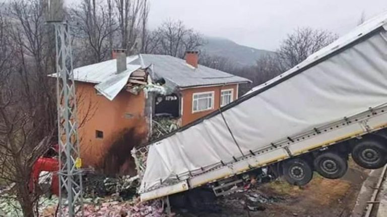 Sivas’ta meydana gelen TIR kazaları merak uyandırıyor