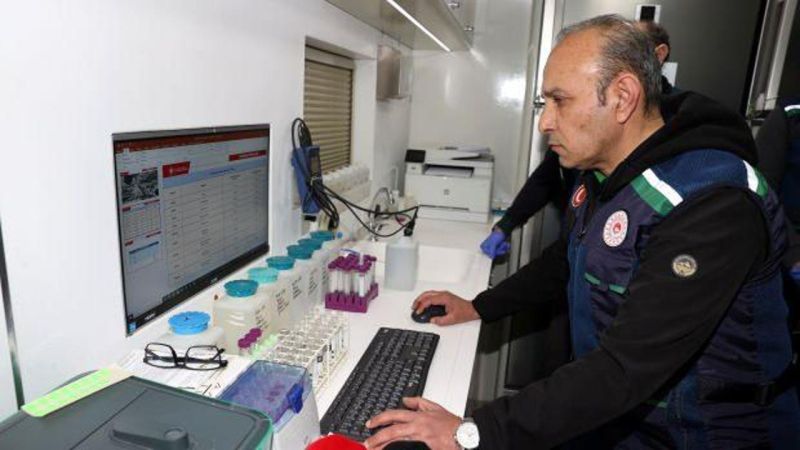 Mobil Laboratuvar Maden Sahasındaki Ölçümleri Yapıyor