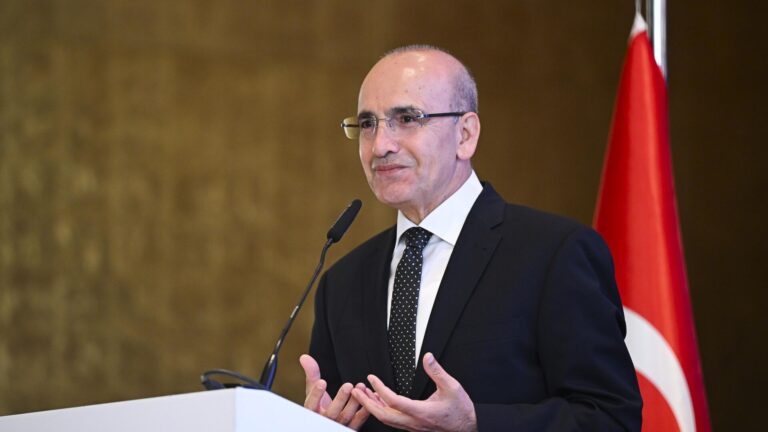 Mehmet Şimşek’ten Flaş Açıklama! Yeni Vergi Paketi Dar Gelirlilere Ne Getirecek?