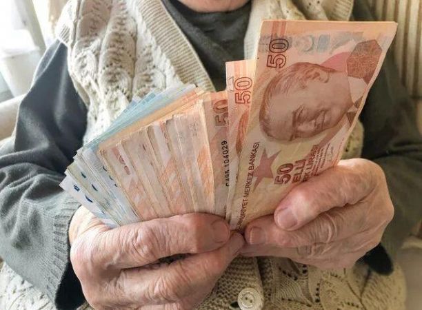 Kamu Bankasından Emekliye Düşük Faizli Kredi İmkanı Başladı! 100 Bin TL’ye Kadar Kullanılabilecek!