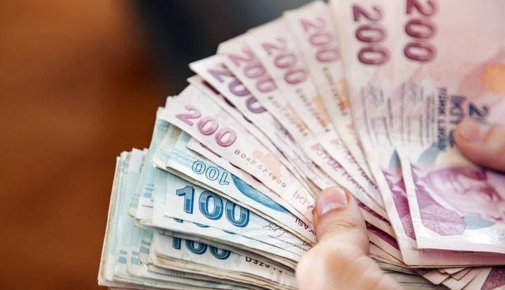 Bu Tarihte Emekli Olanları İlgilendiriyor! Emekli Olan Memura 90 Bin Liranın Üzerinde Ek İkramiye Gündemde!