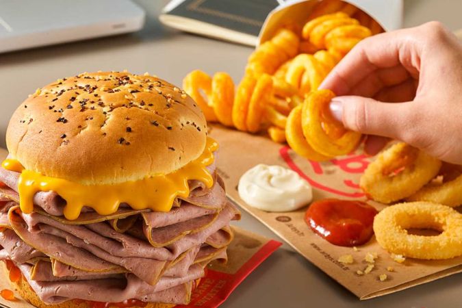 2024 Arby’s Menü Fiyatları: Lezzetli Seçenekler, Güncel Ücretler