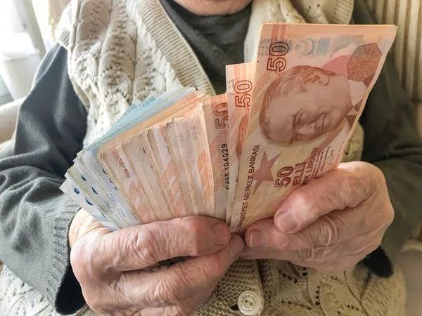 Mart Ayı Emeklilik Başvurularını Kaçıranlar Dikkat! O Banka EYT’liler İçin Kesenin Ağzını Açtı! Prim Borçlarınız Sıfırlanacak!