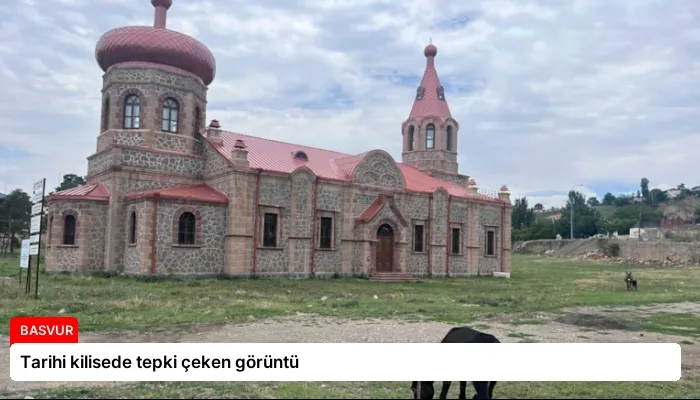 Tarihi kilisede tepki çeken görüntü