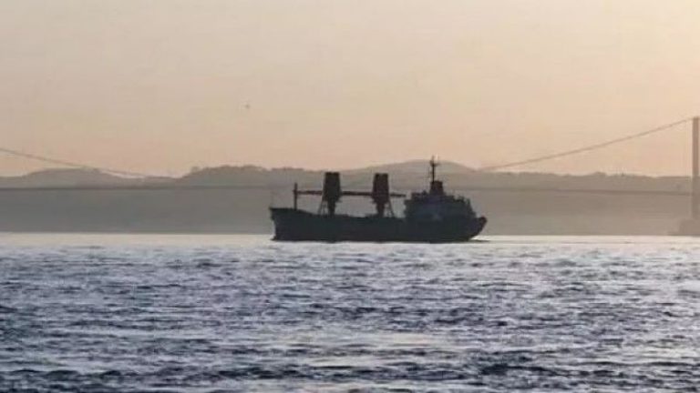 İstanbul Boğazı Gemi Trafiğine Kapatıldı! Dev Gemi Arızalandı
