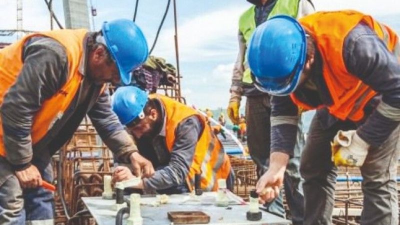 Kamu İşçisi Yaşadı! Zamlı Maaşların Yatacağı Tarih Belli Oldu! İşte Detaylar!