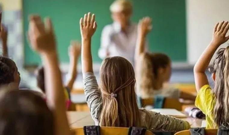 Milyonlarca veli ve öğrenciyi ilgilendiren karar yayımlandı! Okullarda müfredat kökten değişiyor