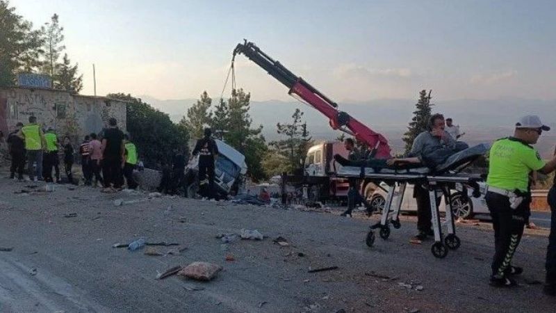 GAZİANTEP’TE Katliam Gibi Kaza! 5 Kişi Hayatını Kaybetti
