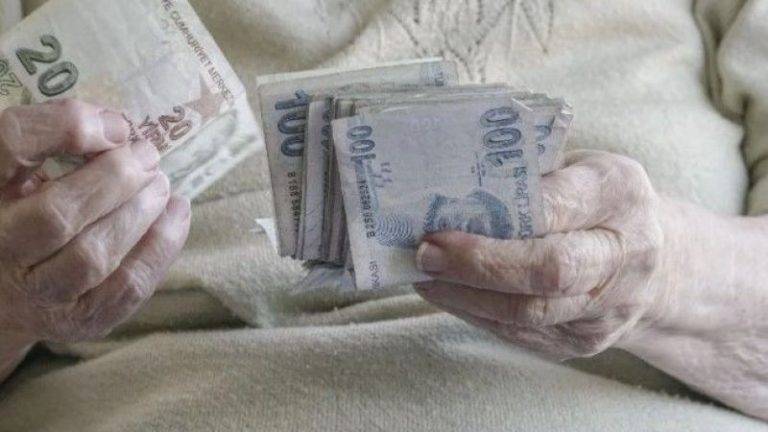 Milyonlarca Emekli Bekliyordu! O Paralar Hesaplara Yatıyor