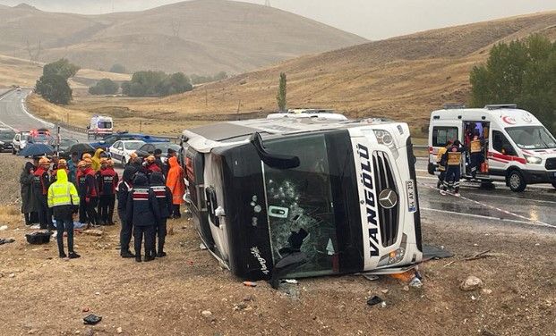 Sivas’ta Yolcu Otobüsü Devrildi: 7 Kişiye Mezar Oldu