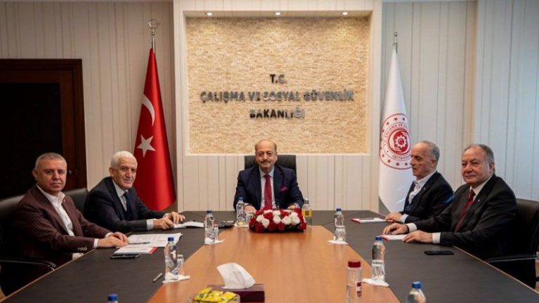 Toplu İş Sözleşmesinde Sona Gelindi! En Az 13 Bin 900 Lira Maaş Verilecek