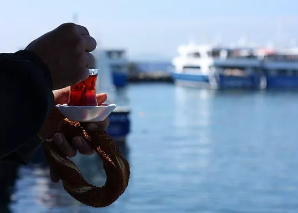 Vapurda Güvenliklerin Darp Ettiği Simitçinin Korku Dolu Anları
