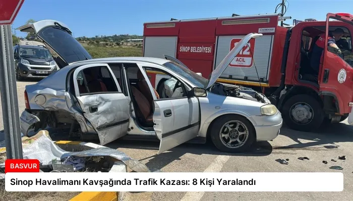 Sinop Havalimanı Kavşağında Trafik Kazası: 8 Kişi Yaralandı