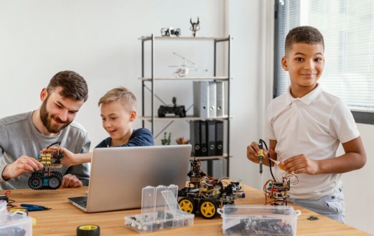 Endüstri 4.0 ve Robotik Kodlama: Geleceğin Fabrikalarında İnovasyon