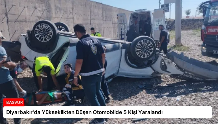 Diyarbakır’da Yükseklikten Düşen Otomobilde 5 Kişi Yaralandı