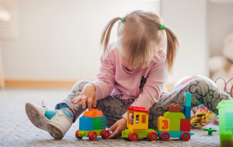 Çocuklar için Hayal Gücünü Besleyen Oyuncaklar
